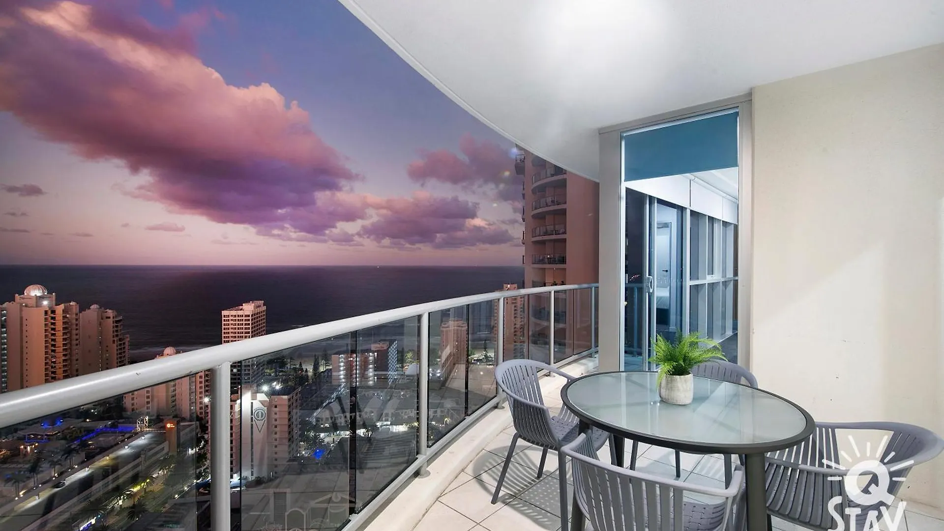 Aparthotel Chevron Renaissance By Vaun Gold Coast